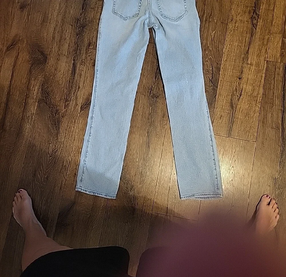 Hollister Low Rise 90s Vintage Straight Light Blue Straight Leg Distressed Jeans